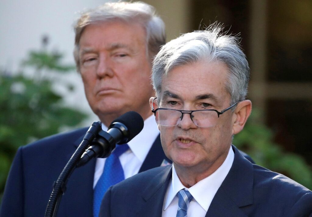 Mesmo fora da presidência do Fed, Powell volta a ser alvo de Trump