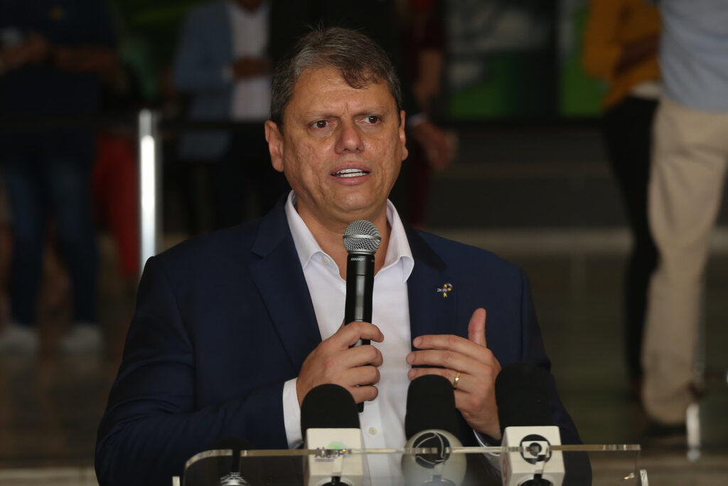 Tarcísio apoia fim das bets, mas chama MP de Lula de eleitoreira