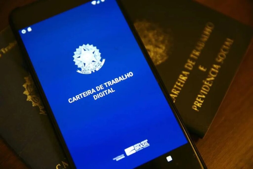 Desemprego cai para 5,3% no trimestre encerrado em agosto, aponta IBGE