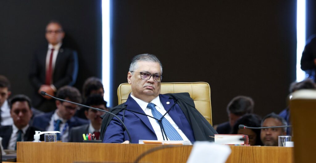 Dino mantém crise sobre Nossa Senhora Aparecida no debate