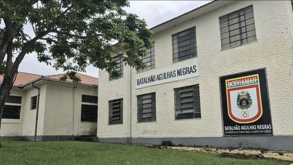 Novas regras preveem validade no MEC de cursos superiores militares