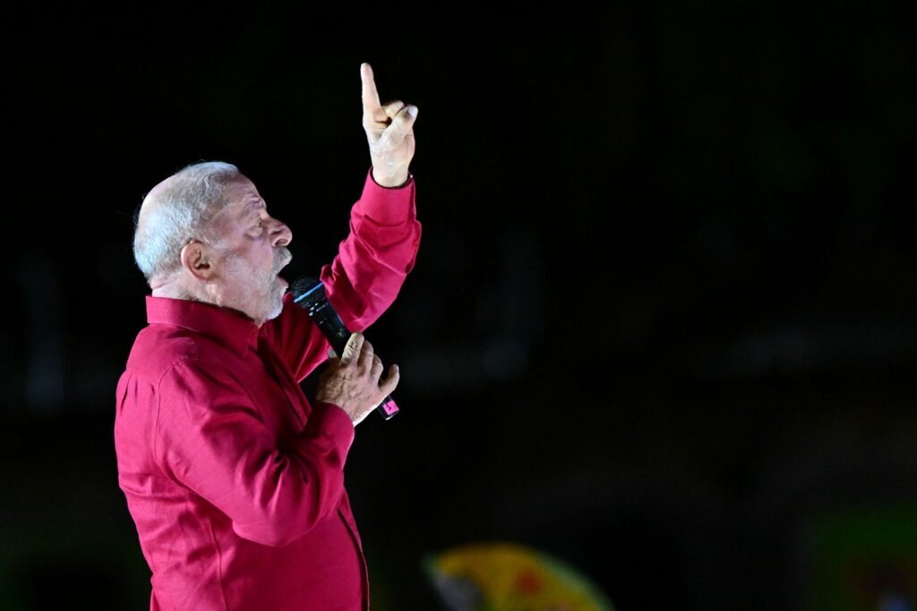 Lula encerra campanha na Paulista apostando em vitória no 1º turno