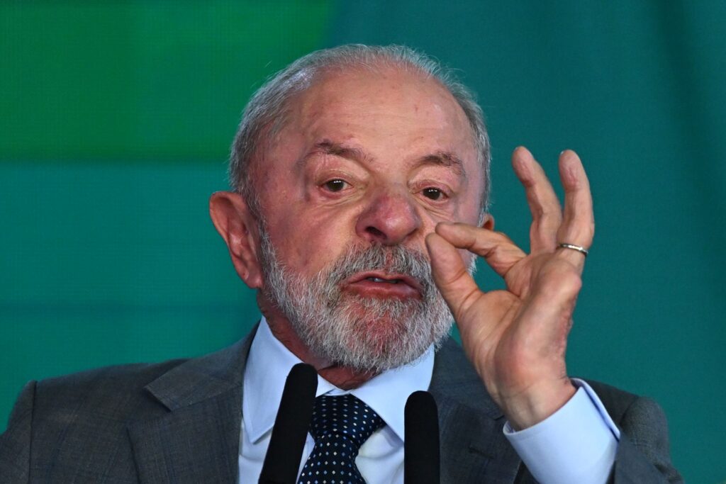 Lula critica Nunes Marques após suspensão de canal no WhatsApp