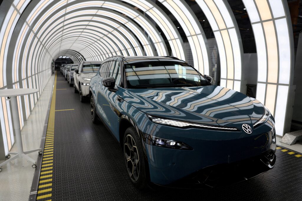 Volkswagen planeja congelar salários até 2030, diz conselho de trabalhadores