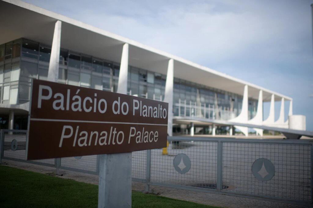 Governo instala grades de proteção no Palácio do Planalto para as eleições