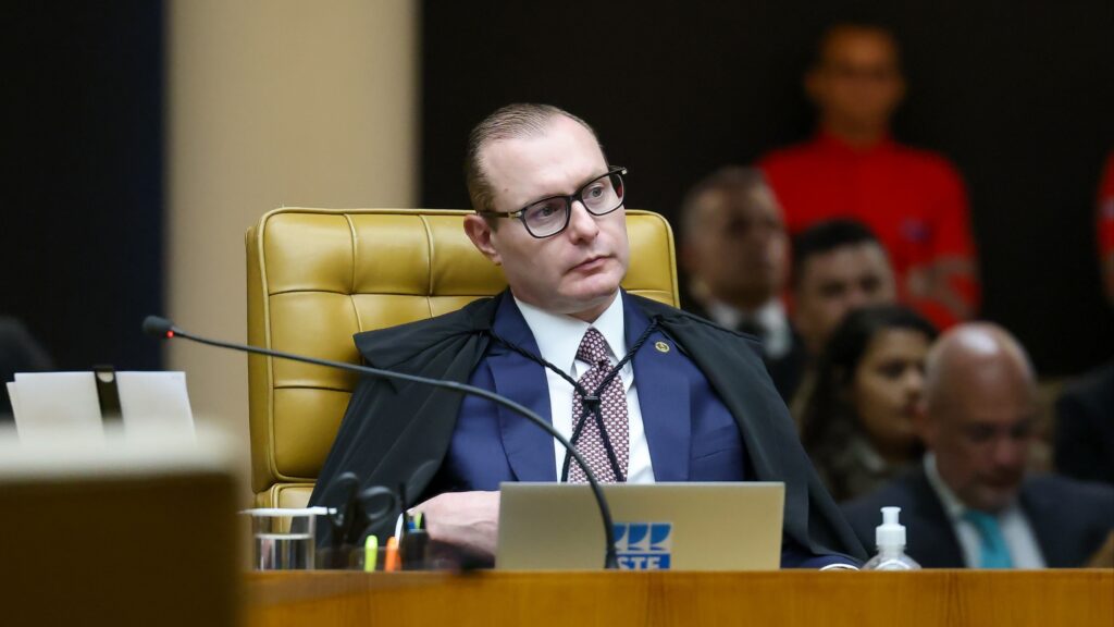 Zanin dá 48 horas para Anatel explicar falhas em apps eleitorais
