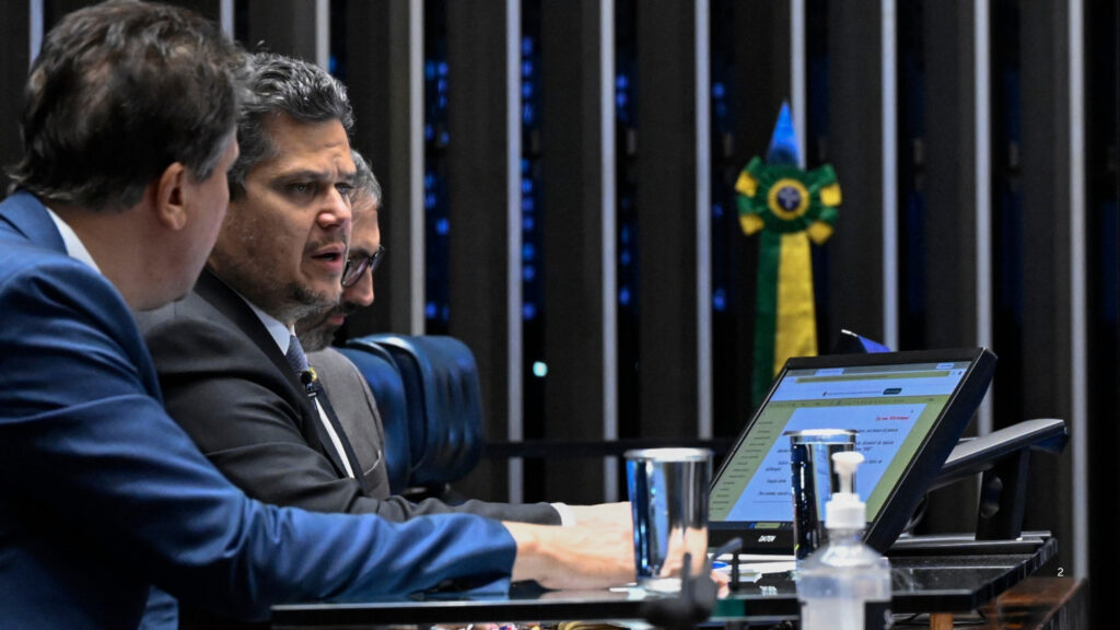 PEC do fim da escala 6x1 entra em debate no Senado; entenda os próximos passos