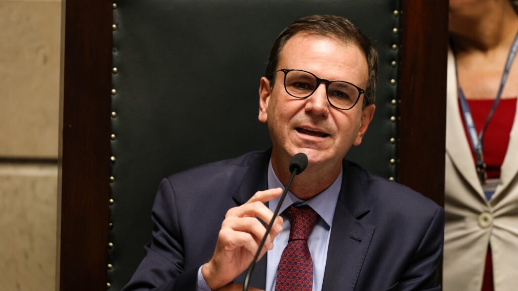 Paes recorre ao STF contra anulação de votos de Garotinho