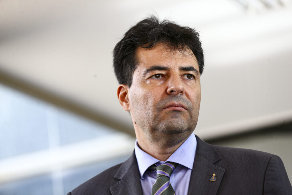 Como pensa Adolfo Sachsida, economista da campanha de Flávio
