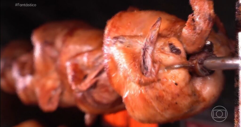 Doença em granja de SC pode afetar exportações de frango do Brasil para a China; entenda o risco