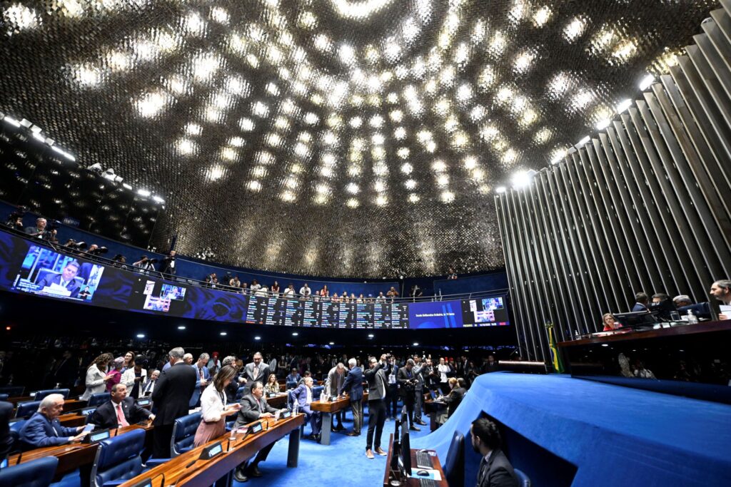 Como votou cada senador na PEC do fim da escala 6x1