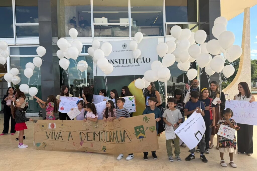 Evento sobre democracia e cidadania reúne crianças no STF