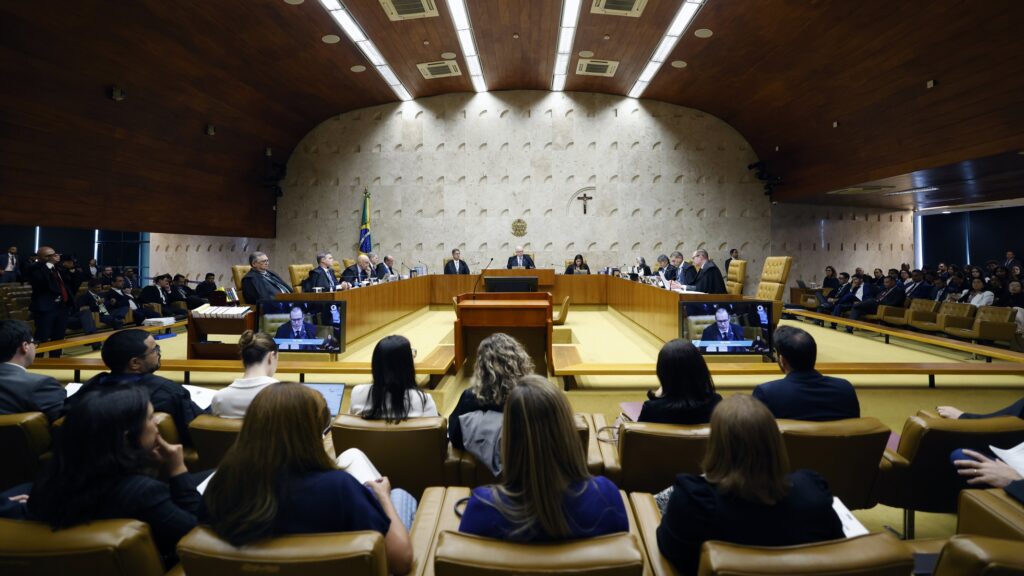Em crise, STF atrasa julgamentos com impacto bilionário