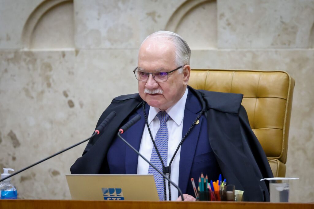 Fachin manda PF investigar ameaças de fuzilamento contra Dino