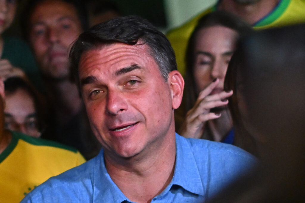Flávio ironiza guinada da campanha de Lula sobre redução da maioridade penal