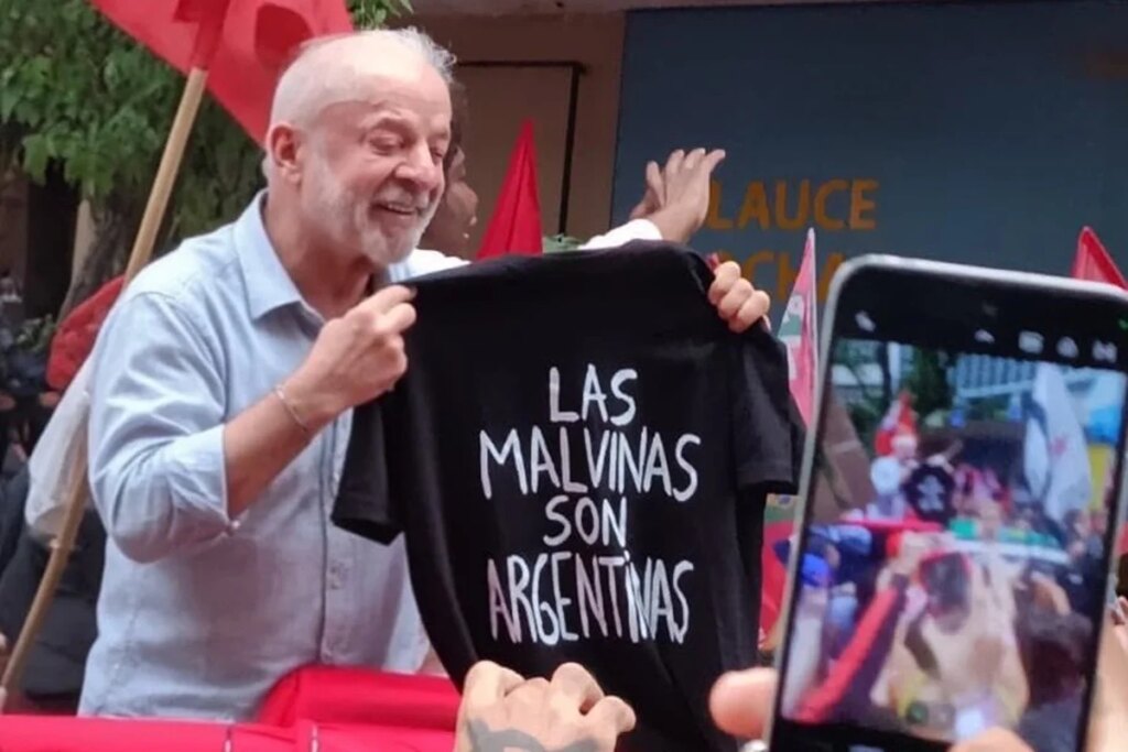 Lula exibe camisa “As Malvinas são argentinas” e repercute no país vizinho
