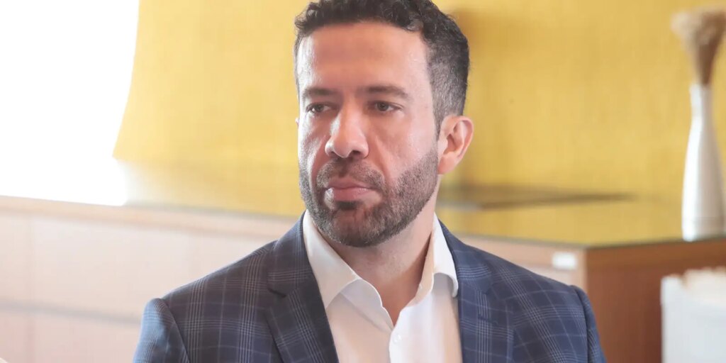 Janones poderá ter alta em 48 horas, diz boletim médico