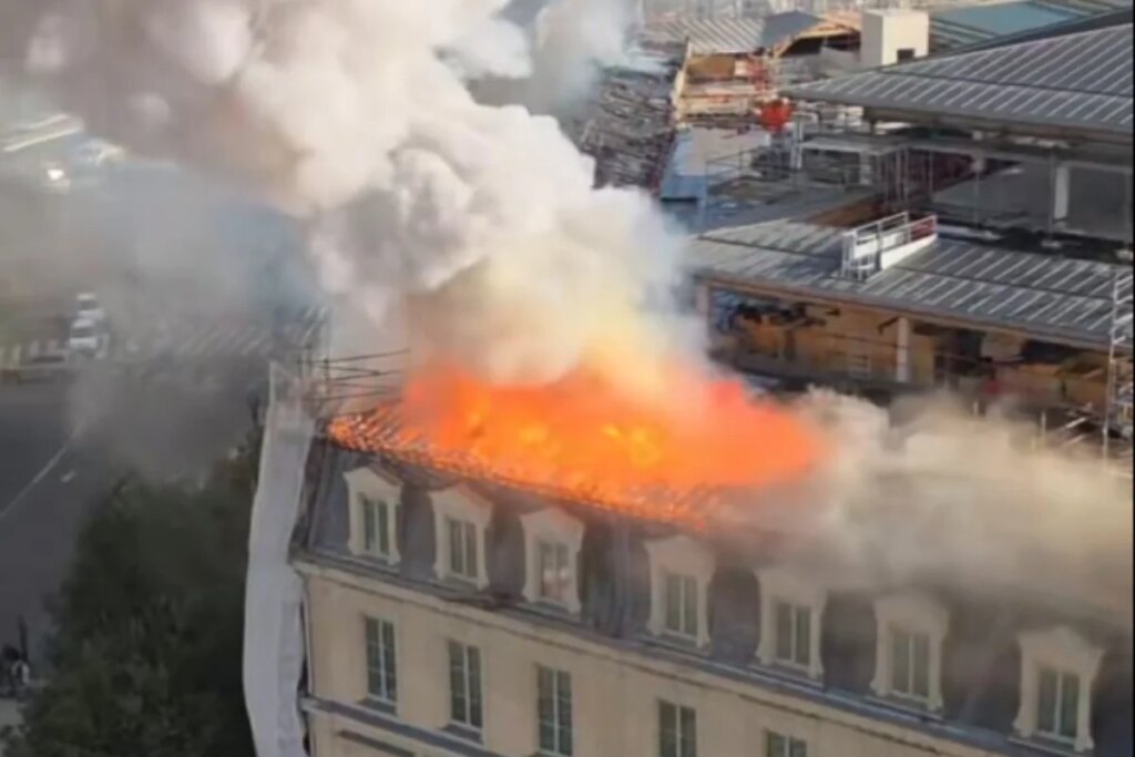 Paris: incêndio atinge telhado de prédio em obras perto de estação de trem