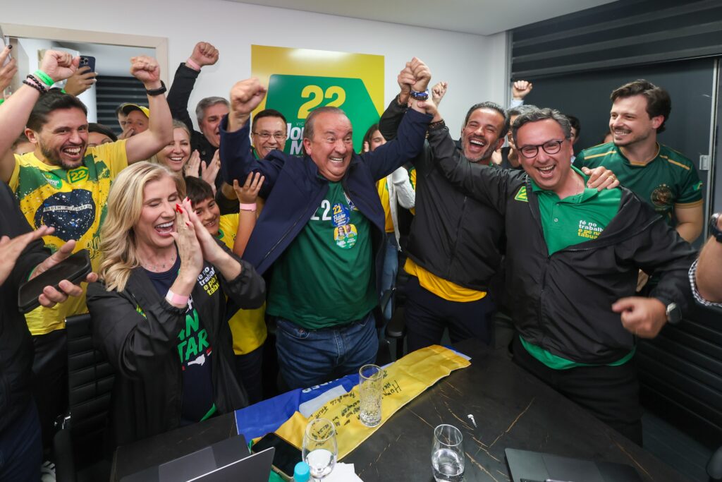 Jorginho Mello é eleito com maior vantagem sobre 2º colocado