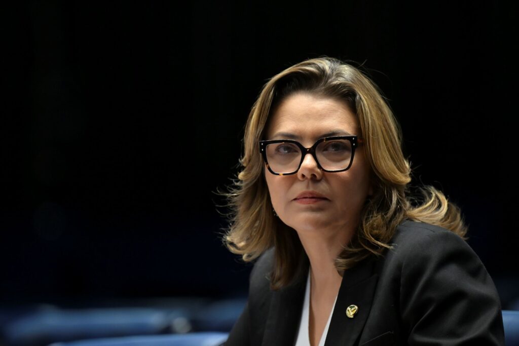 Após derrota, Leila do Vôlei pede licença de 4 meses e não volta ao Senado