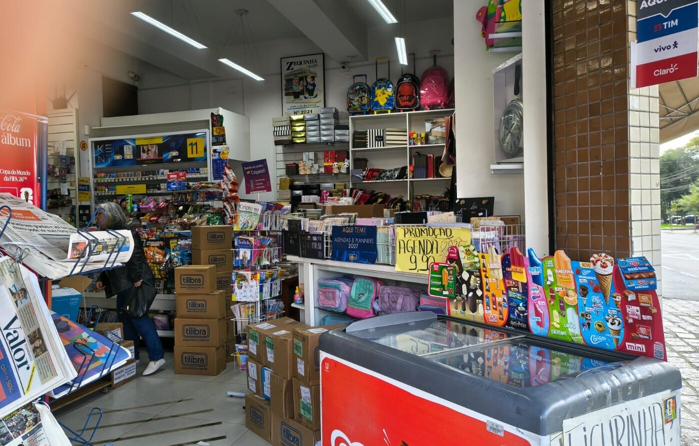 Quais lojas de rua correm risco com as compras online e como elas tentam sobreviver