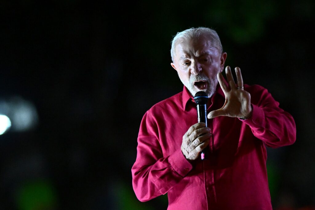 AGU cobra direito de resposta após reportagem sobre Vorcaro e filme de Lula
