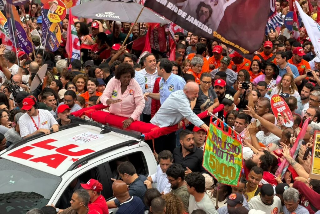 Lula cita debate na Globo e diz que podcast teve mais audiência que novela