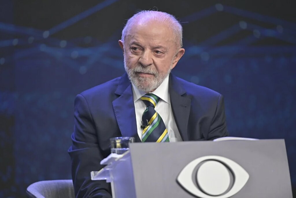Lula diz que vai autorizar TSE a quebrar sigilo dele e de familiares
