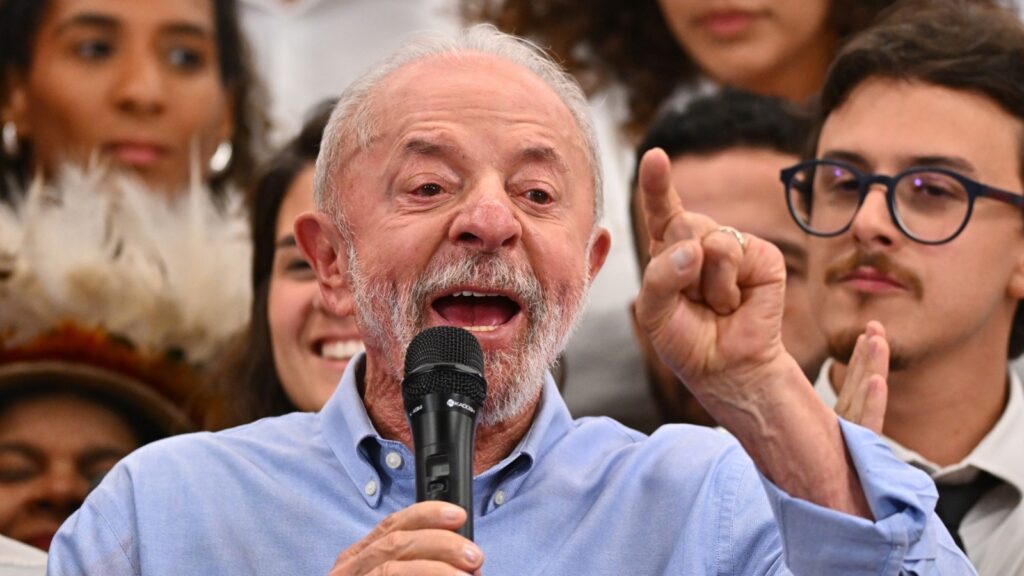 Lula promete participar de debates e ampliar presença nas redes sociais