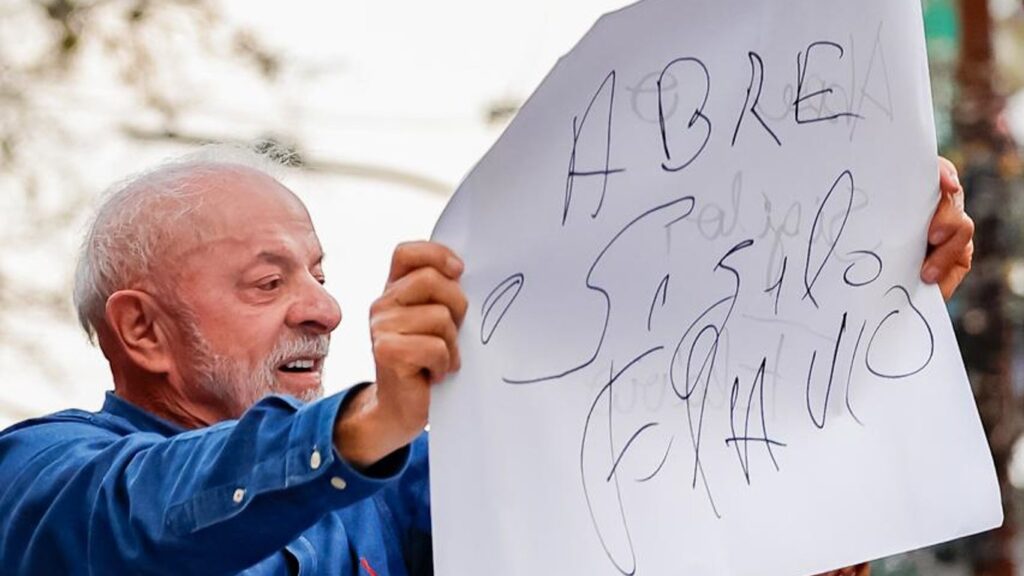 Lula protocola pedido para abrir sigilos próprio, de filhos e de Janja e cobra Flávio