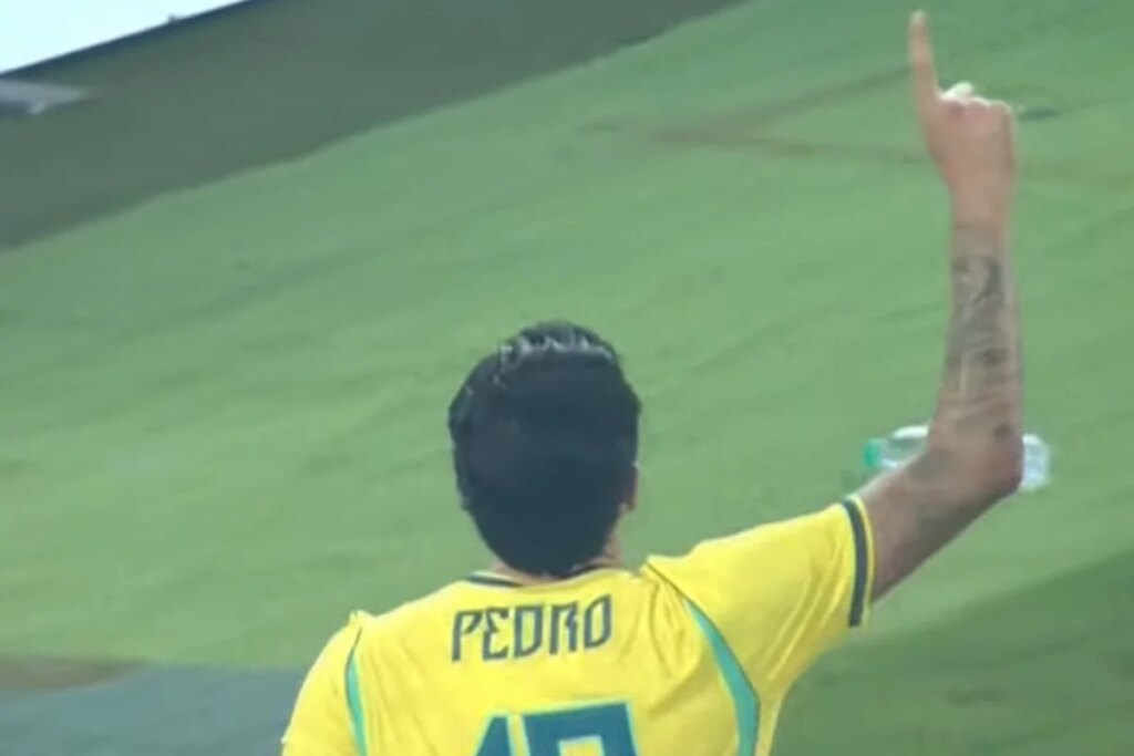 Pedro e Estêvão marcam, e Brasil vai ao intervalo em vantagem sobre a Índia