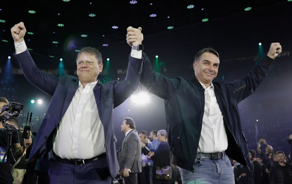 Flávio reafirma compromisso com o fim da reeleição
