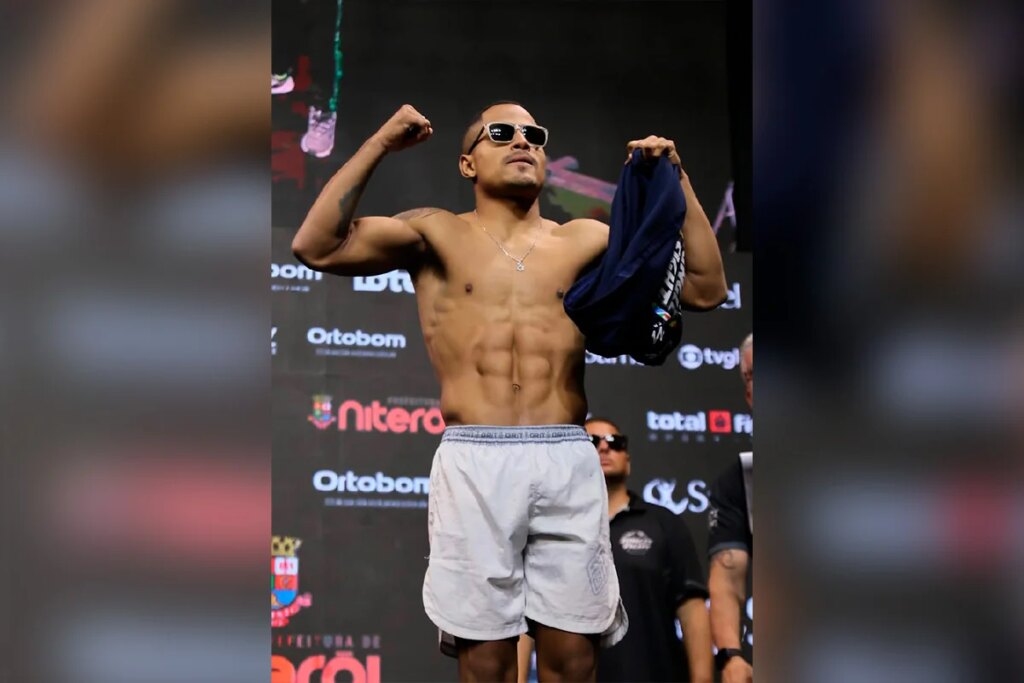 Brasiliense Eliwelton "Tourinho" vence o Jungle Fight 155 no peso-leve