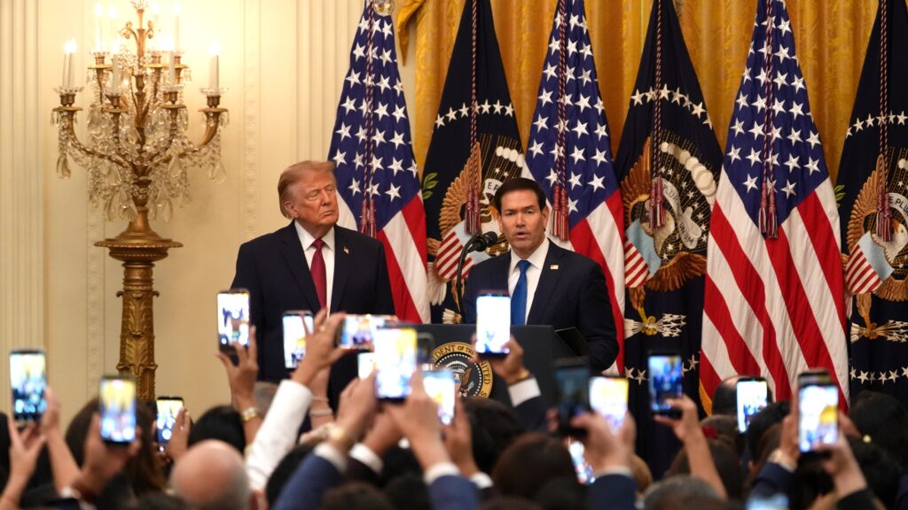 Governo Trump vai financiar grupos que contestam STF