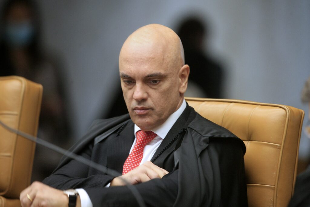 Alexandre de Moraes relata inquérito contra Flávio Bolsonaro no STF