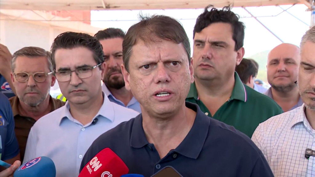 Tarcísio nega cortes em bolsas da Fapesp após mudança em regras
