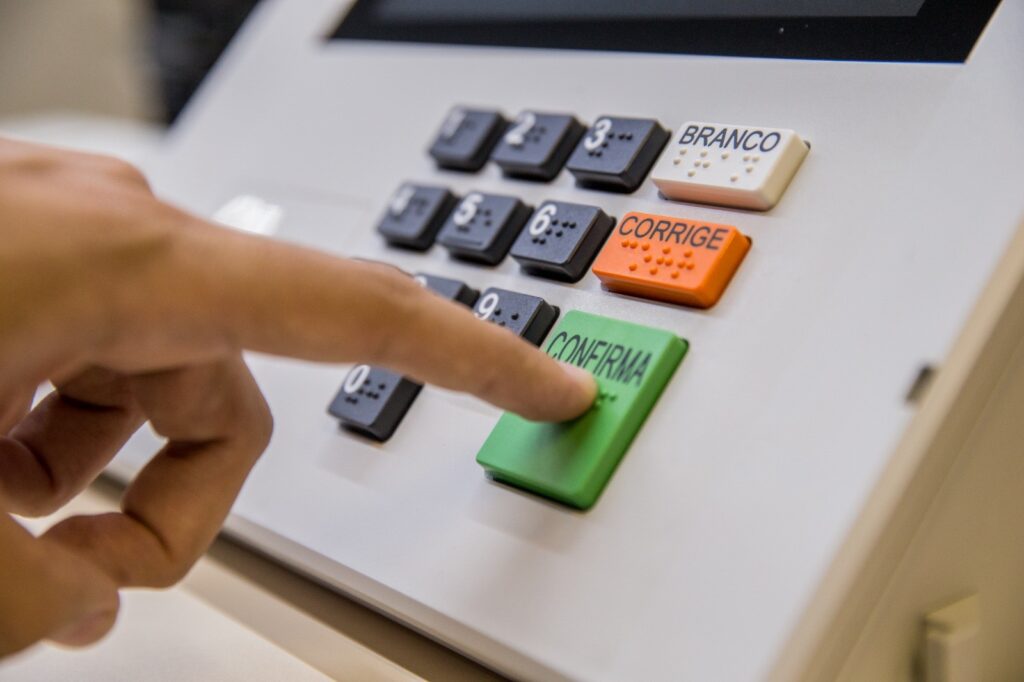 Casos de assédio eleitoral no trabalho disparam; veja como denunciar