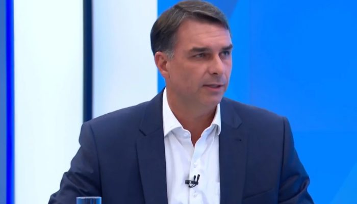 Flávio promete que não vai reverter fim da escala 6x1 se for eleito