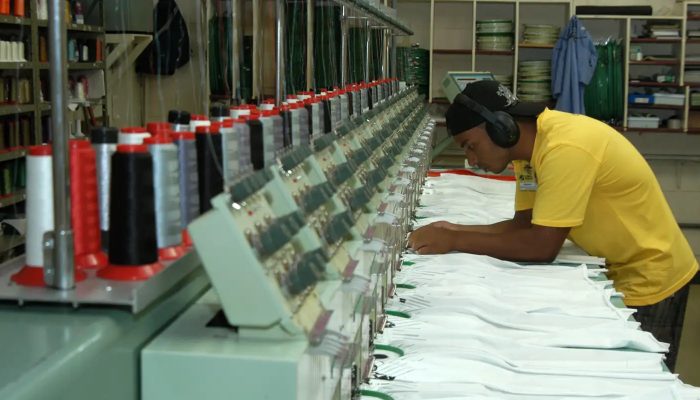 Economia recua 0,4% na passagem de junho para julho, estima FGV