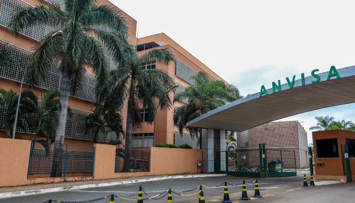 Anvisa alerta para venda irregular de tirzepatida em pó na internet