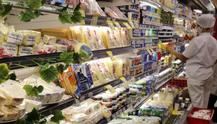 Inflação oficial de agosto fecha em -0,32%, menor taxa em quatro anos
