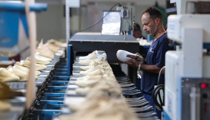 Tarifaço dos EUA já afeta empresas; entenda quando os efeitos podem chegar ao seu bolso