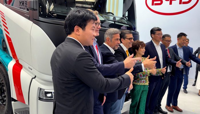 Executiva da BYD afirma que maior desafio para expansão é a geopolítica