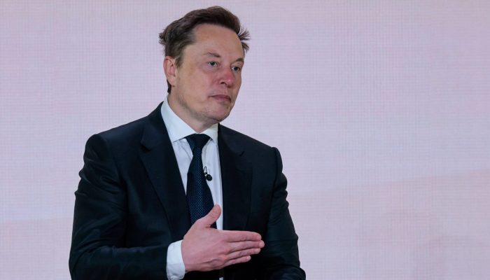 Musk é trilionário de novo: fortuna chega a US$ 1,04 trilhão após disparada da SpaceX