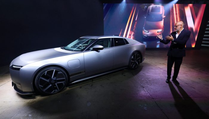 Jaguar apresenta elétrico Type 01 em meio a polêmica de design e anúncio de demissões