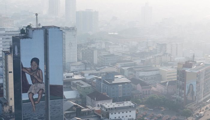 Manaus atinge níveis graves de poluição do ar por fumaça de queimadas