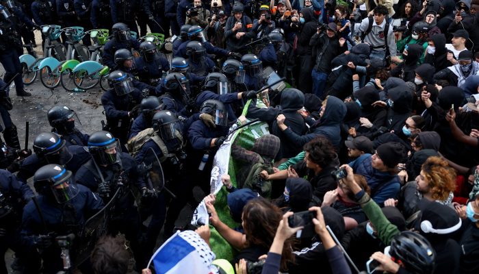 Mandíbula quebrada, perda de visão, mão explodida: violência policial marca terceira semana de protestos na França