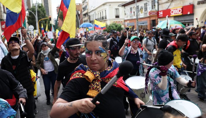 Colômbia vive protestos contra o governo de La Espriella