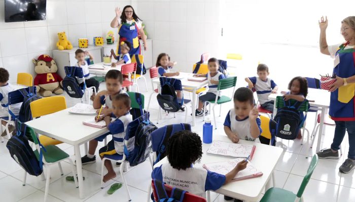 Escolha de livros didáticos para educação infantil começa nesta terça