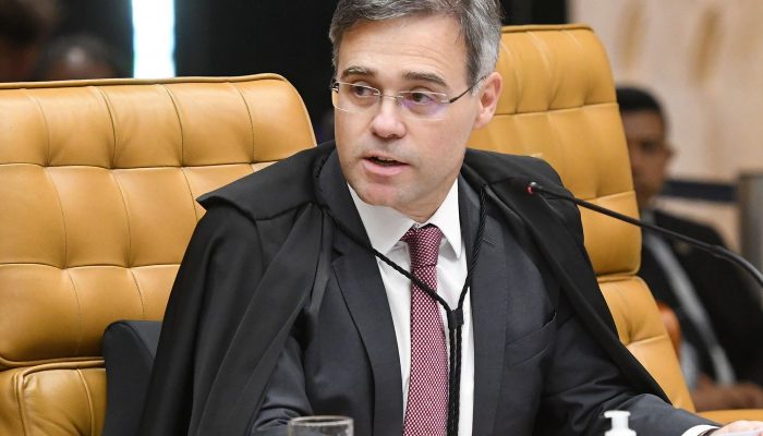 Mendonça determina remoção de vídeo de deputados contrários a Flávio 